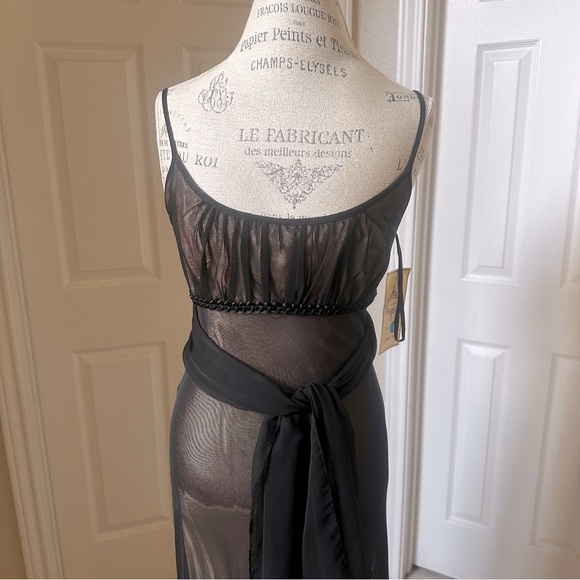 Black Over Gold Vintage Design Long Dress - Picture 3 of 16